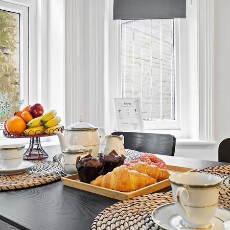 Family Retreat Flat-2 Stylish Central Bournemouth Apartment, Sleeps 6, 7 Minute Walk To Beach Parking Wifi Kitchen And Washer Exterior photo