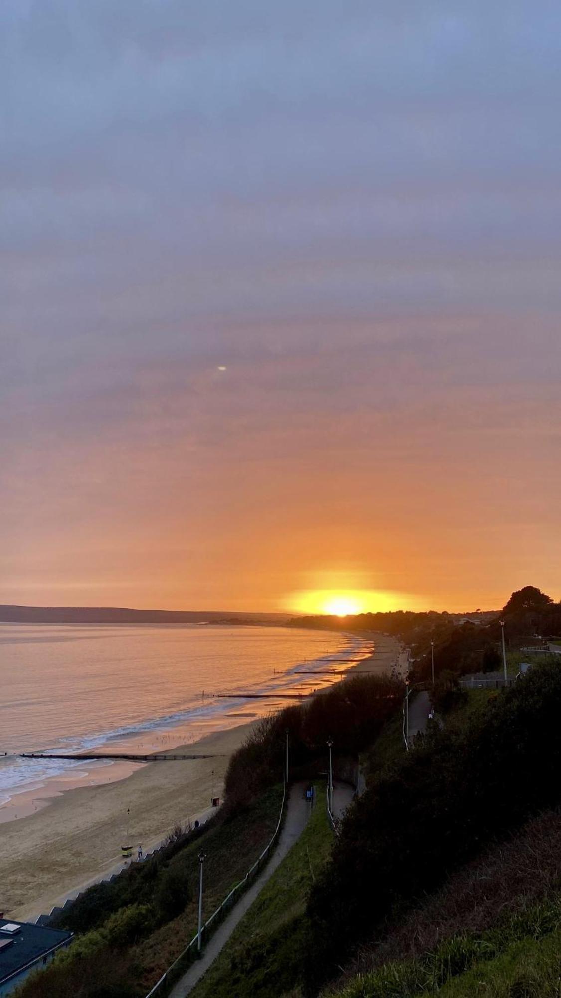 Family Retreat Flat-2 Stylish Central Bournemouth Apartment, Sleeps 6, 7 Minute Walk To Beach Parking Wifi Kitchen And Washer Exterior photo
