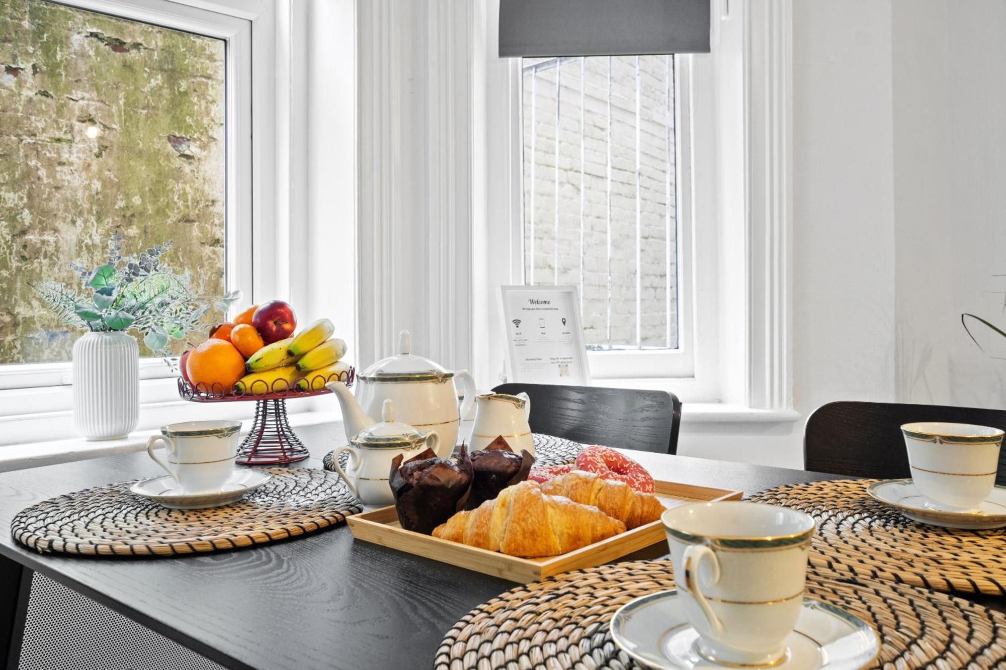 Family Retreat Flat-2 Stylish Central Bournemouth Apartment, Sleeps 6, 7 Minute Walk To Beach Parking Wifi Kitchen And Washer Exterior photo